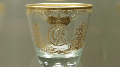 Kuppa eines Schorborner Pokals mit radierter Goldmalerei, um 1790. (Foto: Dr. Klaus A.E. Weber)