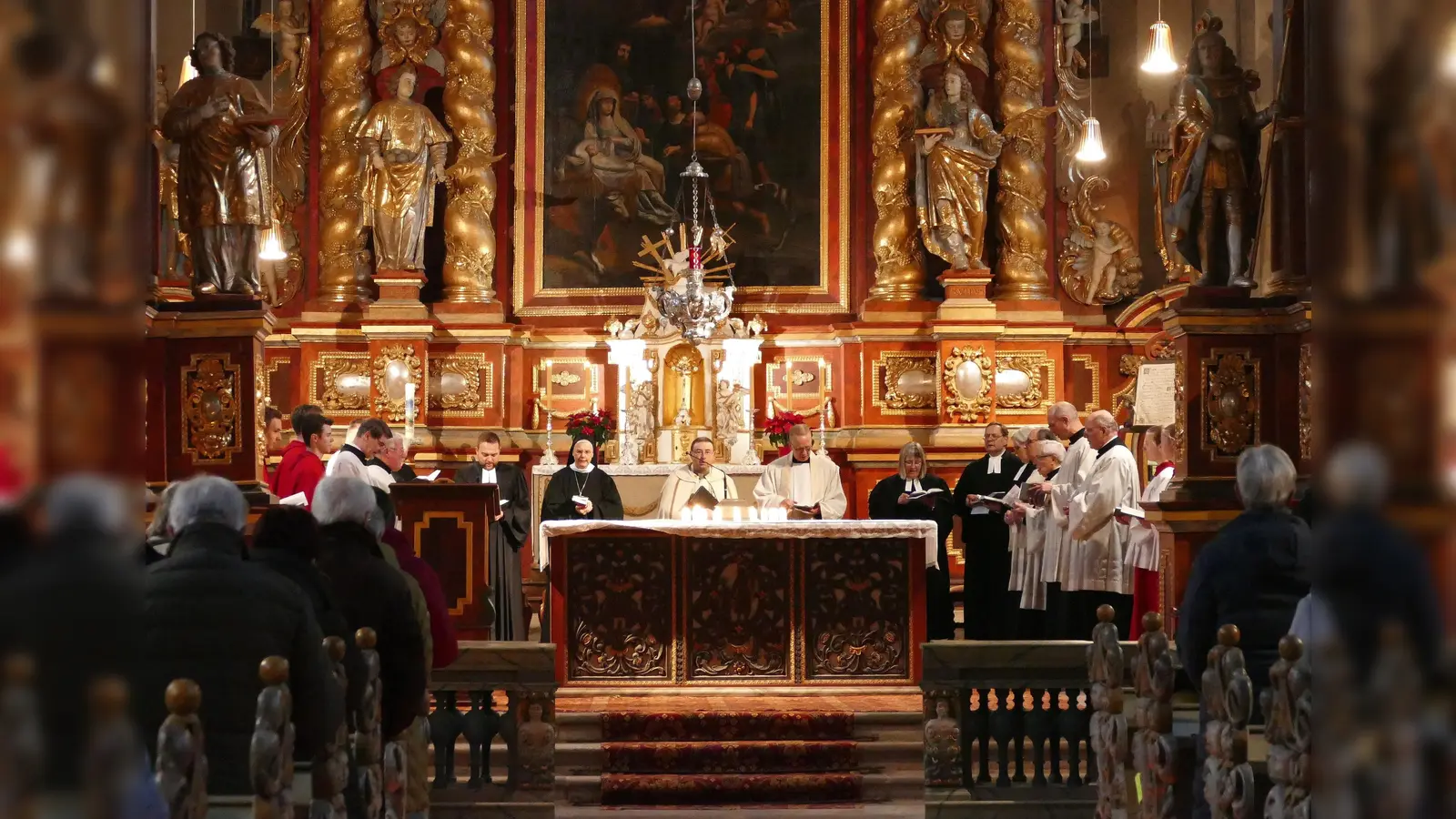 Seit mehr als 20 Jahren feiern Christen verschiedener Konfessionen die ökumenische Ansgar-Vesper in Corvey. Auch jetzt setzte der Wortgottesdienst zu Ehren des Apostels des Nordens ein Zeichen ökumenischer Geschwisterlichkeit. (Foto: Kirchengemeinde Corvey)