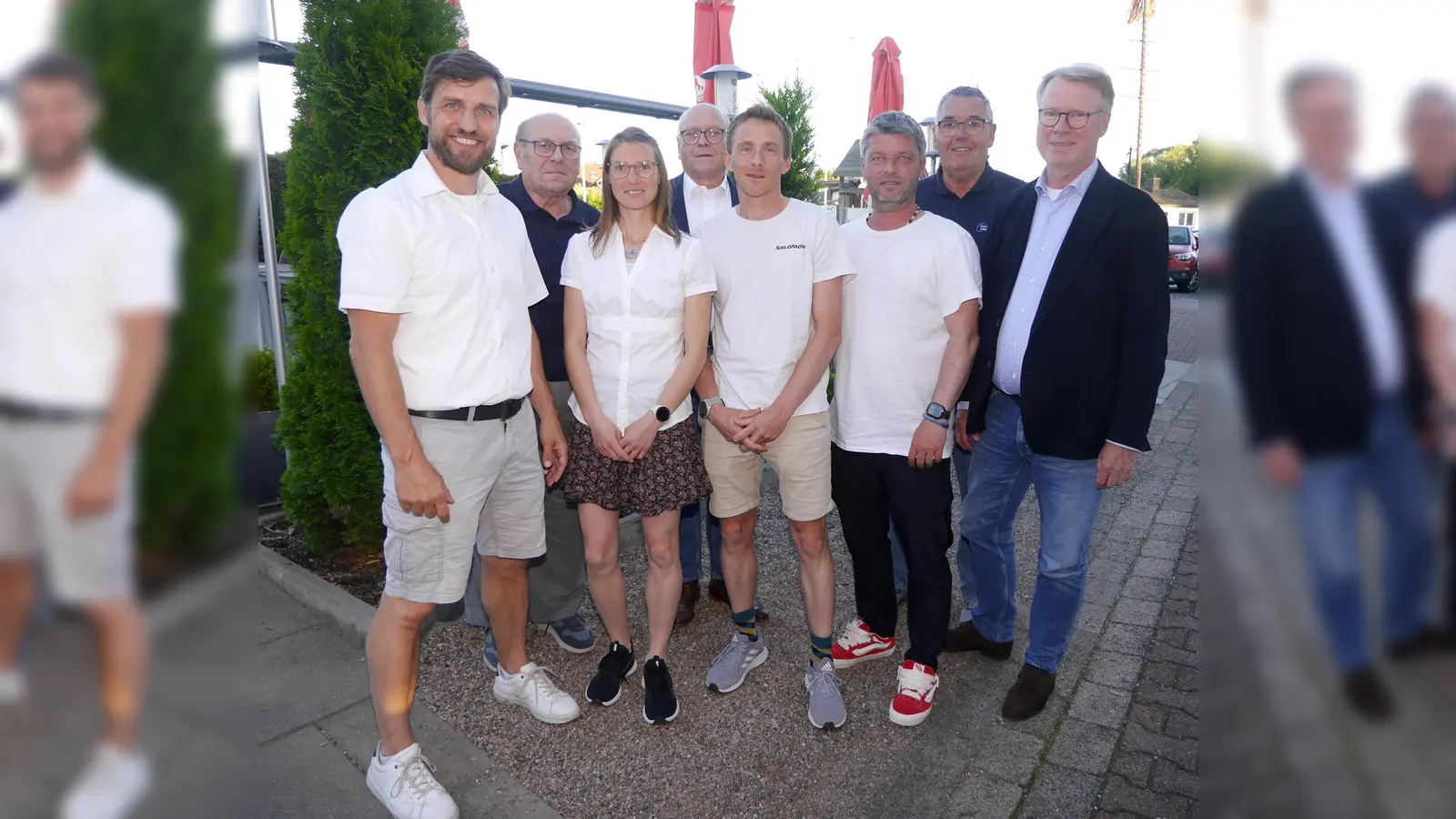 Freuten sich über einen harmonischen Kreissporttag (v.l.): Steve Sander, Heinz-Willi-Franke, Jennifer Janele, Bernd Wiesendorf, Jan Kaschura, Sebastian Aickele, Wolfgang Jacob und stellvertretender Landrat Wulf Kasperzik. (Foto: Schwannecke / KSB Holzminden)