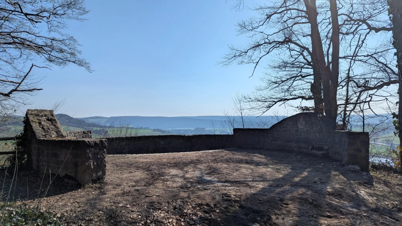 Nächste Schritte am Senator-Meyer-Denkmal werden vorbereitet. (Foto: Landkreis Holzminden)