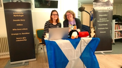 Kristina Maria Dahl (links) und Stefanie Biermann freuen sich auf ihre Lesung. (Foto: Doris Dietrich)