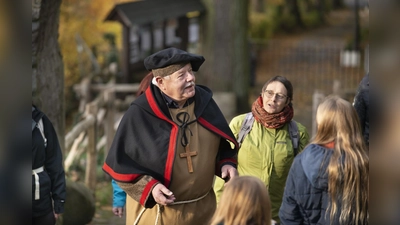 Hoch hinaus auf den Bergfried geht es bei der Führung auf der Krukenburg. (Foto: Bad Karlshafen GmbH)