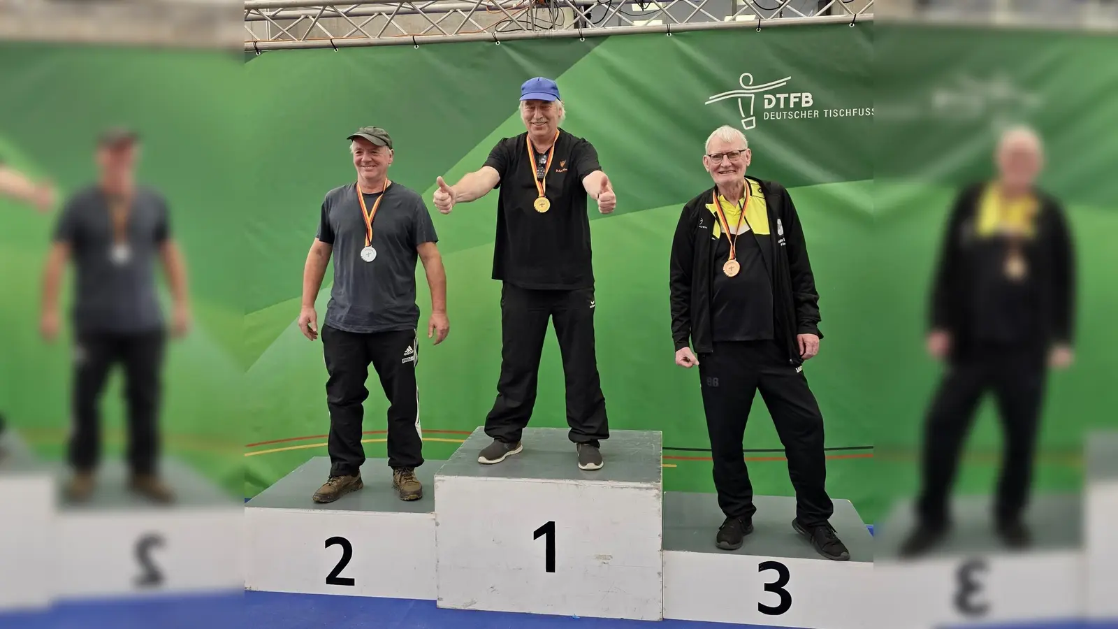 Auf dem Treppchen stehen 1. Martin Landwehr, 2. Michael Friedrich und 3. Bernd Baars. (Foto: privat)