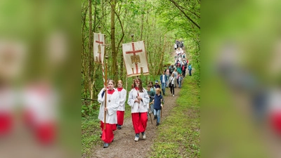 Die Lobeprozession – eine lebendige Tradition in Borgholz am 12. September. (Foto: Christian Riefling)