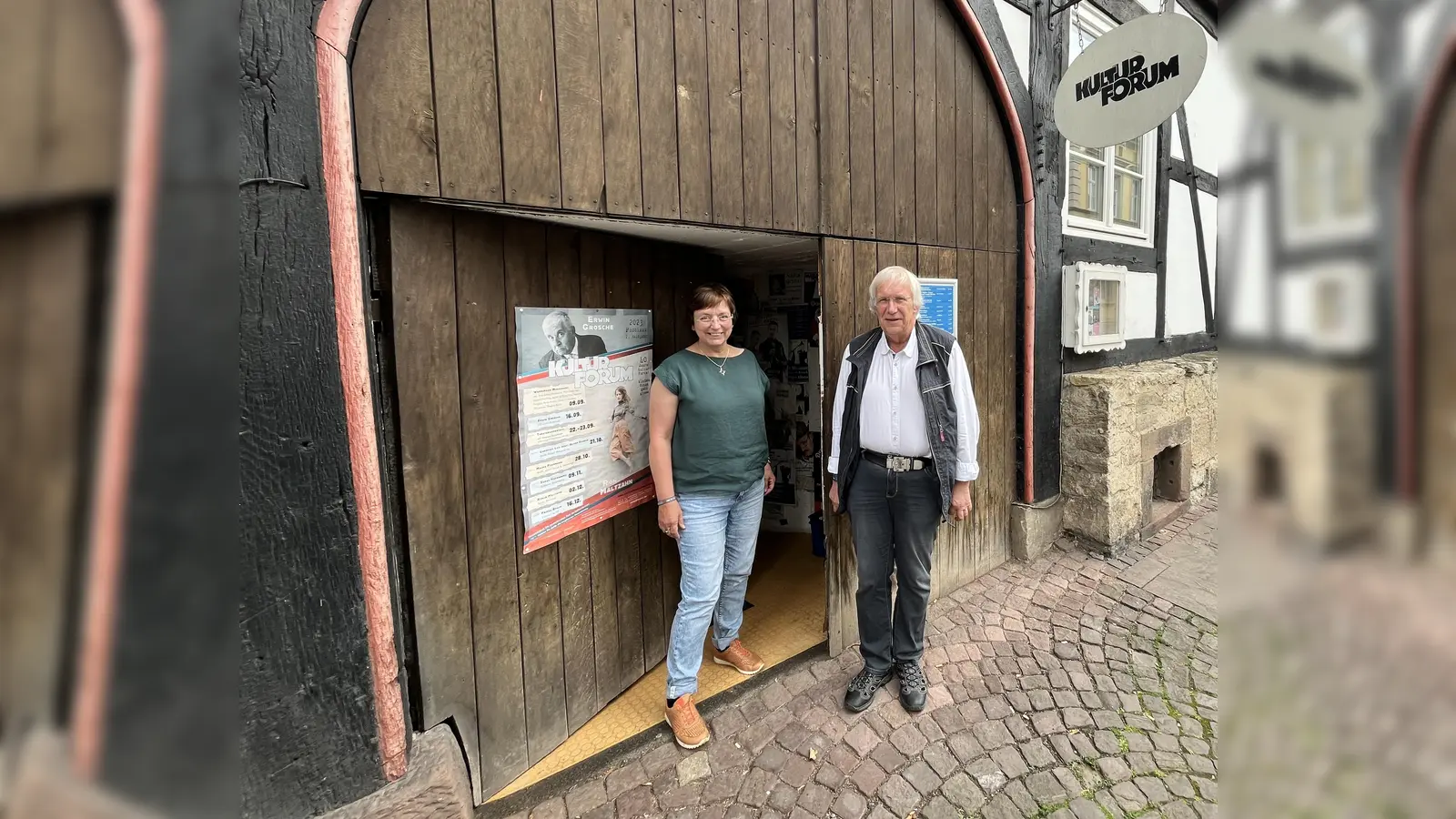 Karin Hartwig, stellv. Vorsitzende, und Michael Schwarzwald, erster Vorsitzender des Kulturforums. (Foto: Julia Sürder)