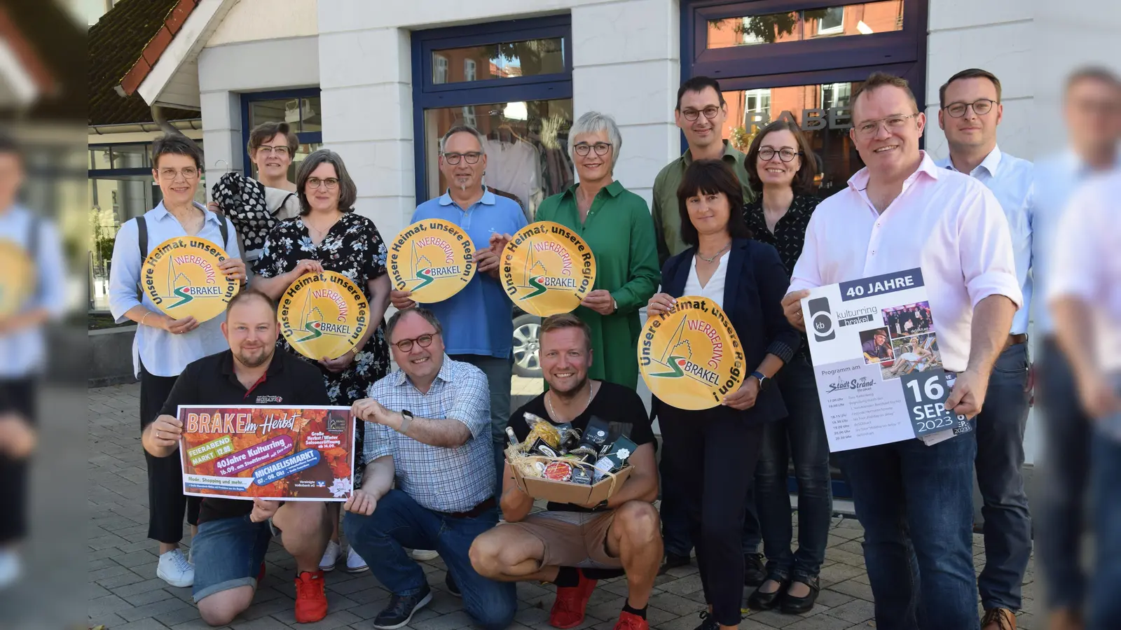 Die Einzelhändler und Mitglieder des Werberings laden mit „Brakel im Herbst” ein zum Shoppen. (Foto: Marc Otto)