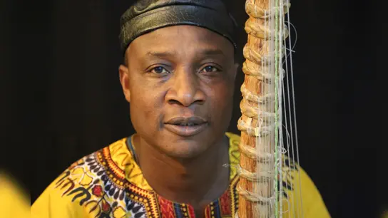 Multi-Instrumentalist und Trommler Adjiri Odametey. (Foto: privat)