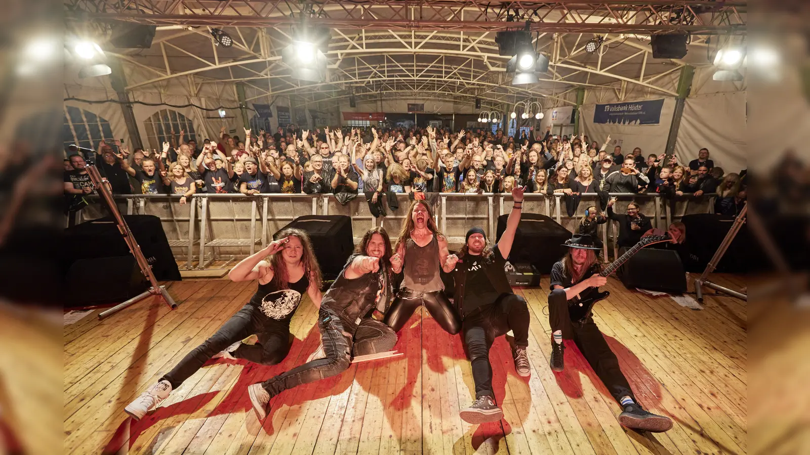 Rock'n'Revel 2023 in Altenbergen, hier steht die Band Heat auf der Bühne. (Foto: Michael Fromme)