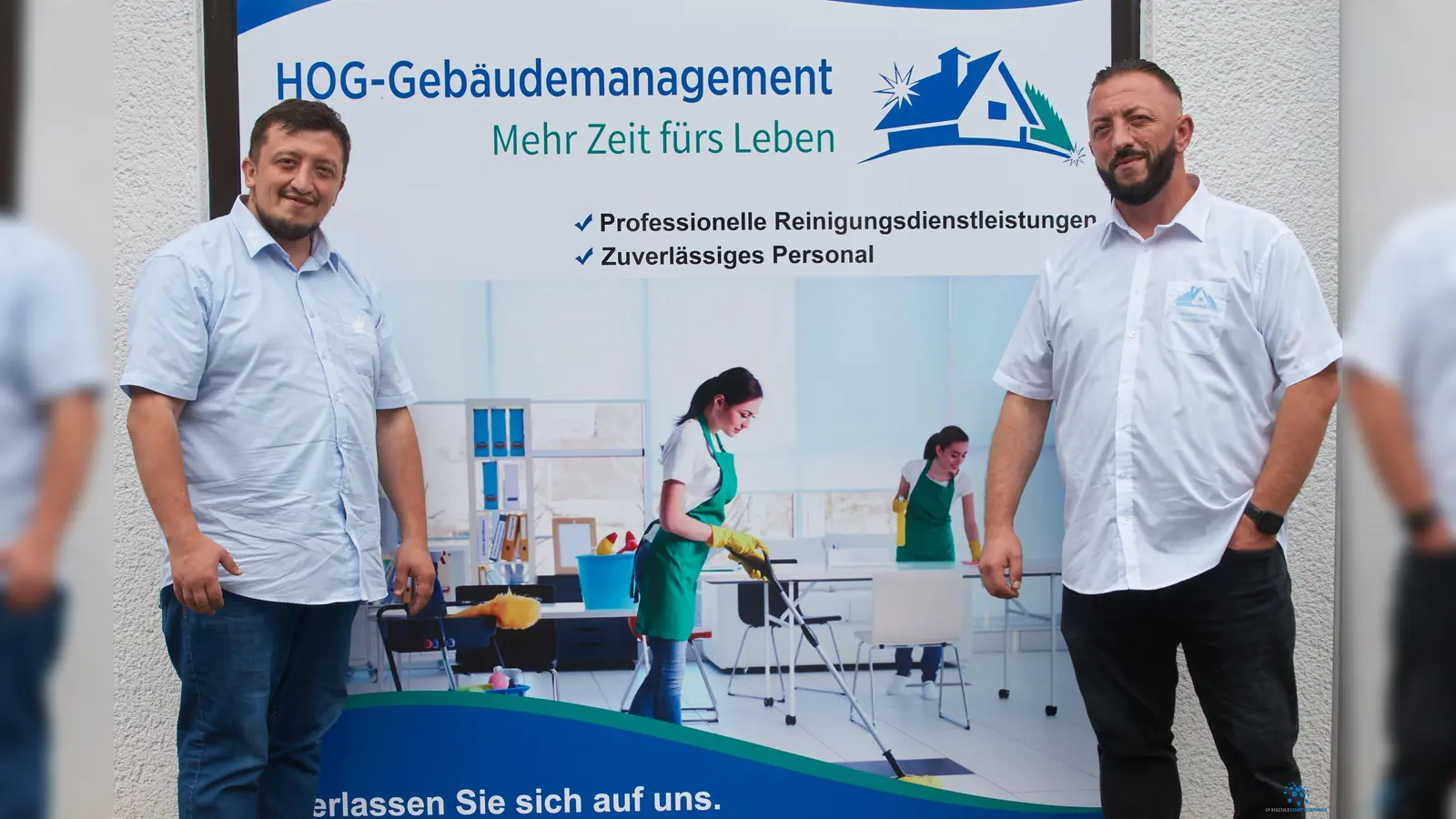 Kenan (l.) und Kemal Selek bieten mit Ihrem Unternehmen HOG-Gebäudemanagement einen Komplettservice rund um Haus, Hof und Garten, sowohl für Firmen- als auch für Privatkunden an. (Foto: Stefan Bönning)