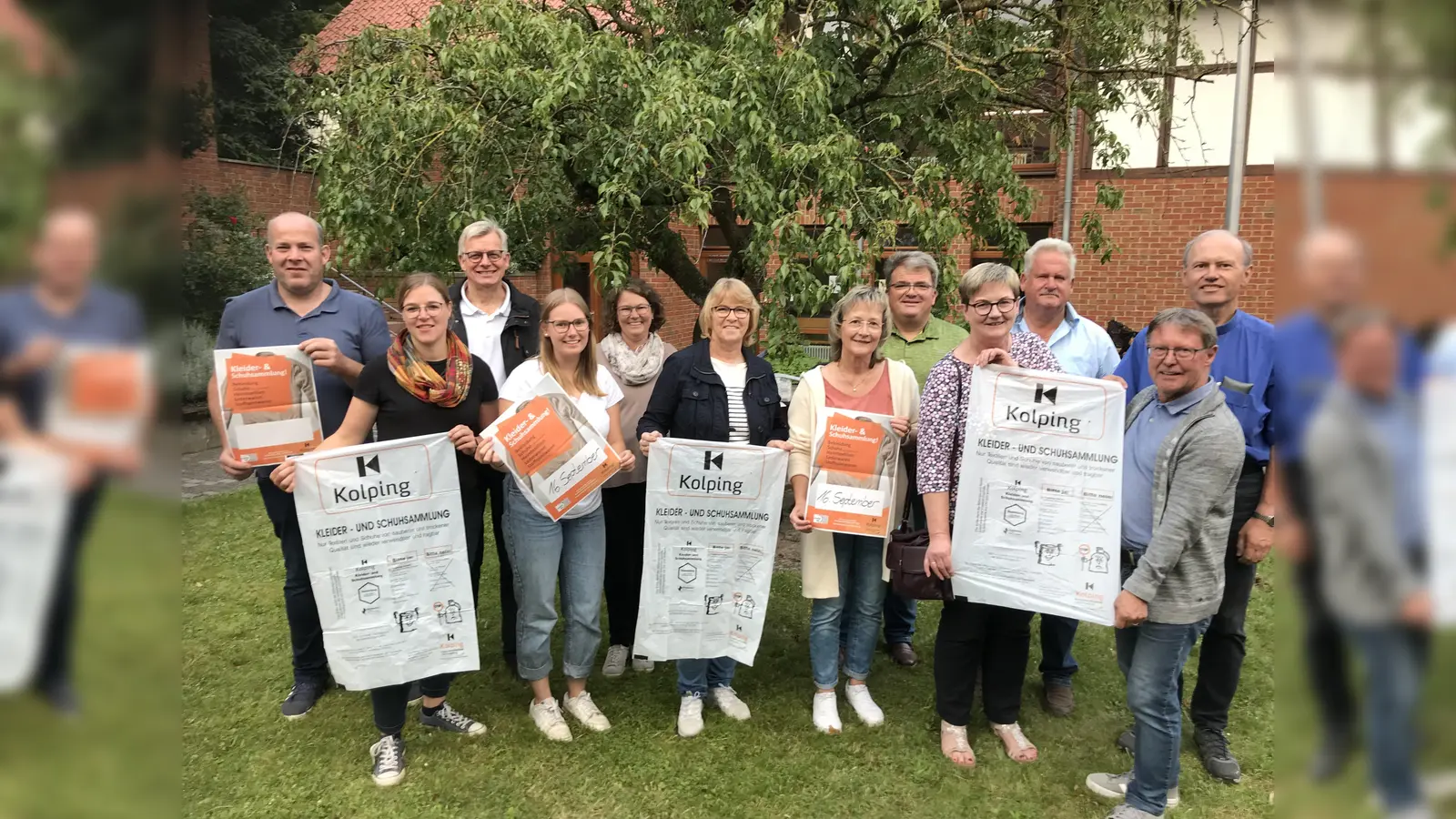 (v.l.) Tobias Krull, Carolin Pape, August Wilhelms, Isabel Kausch, Claudia Kausch, Mathilde Wilhelms, Bezirksvorsitzende Angelika Flore, Organisator Jörg Isermann, Sigrid Ihmor, Hartwig Ihmor, Werner Dürdoth und Bezirkspräses Pastor Ullrich Birkner. <br> (Foto: privat)