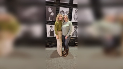 V.l.: Natalia Friesen (Vereinsvorstand Wir! So besonders! e.V) und Claudia Röllke (erste Vorsitzende Verein für krebskranke Kinder Kassel e.V.) (Foto: privat)