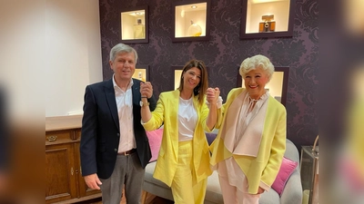 Stehen weiterhin fest zueinander: Hermann, Kira und Monika Manegold. (Foto: privat)