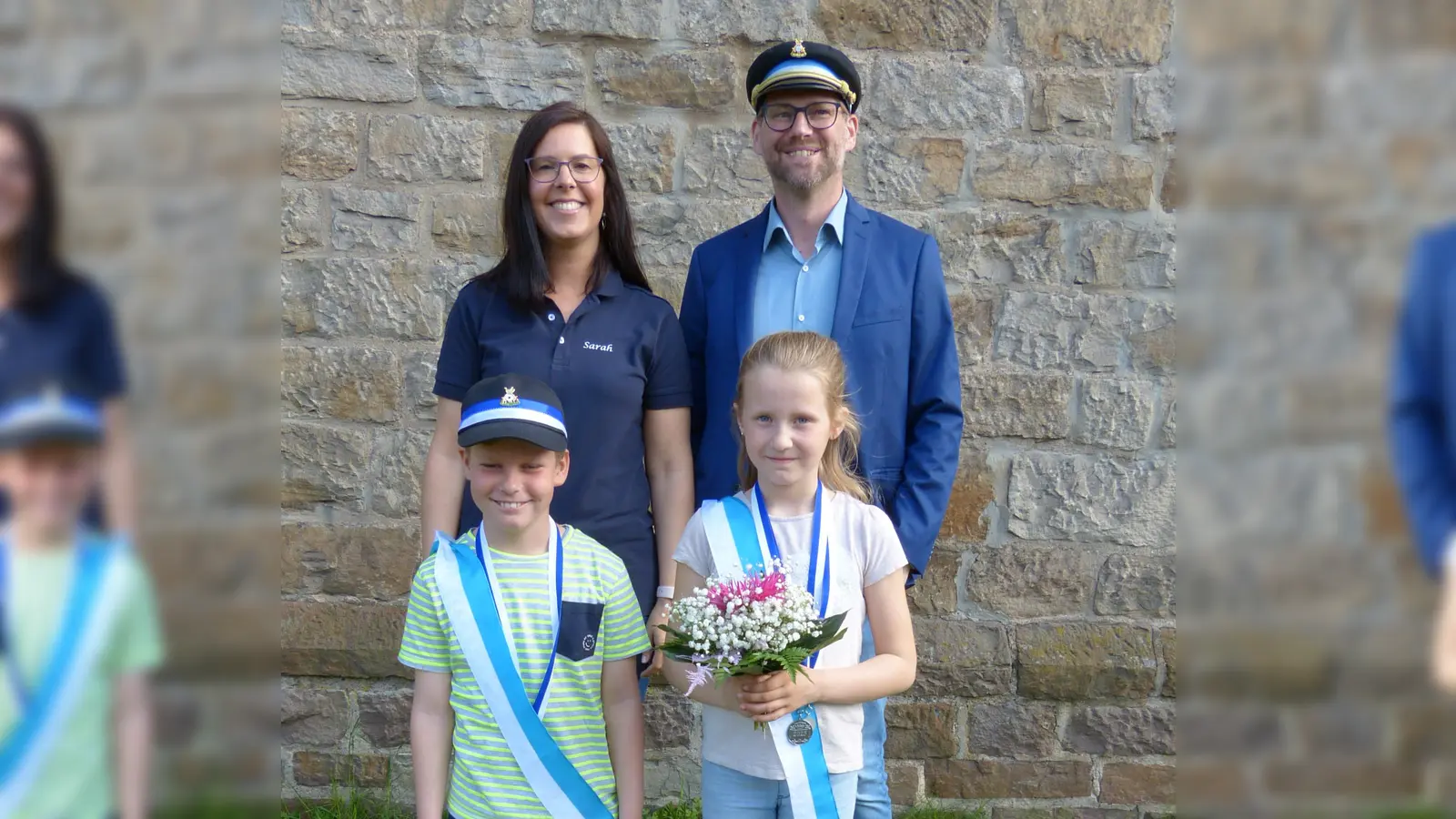 Die Würgasser Majestäten Uli und Sarah Kleinschmidt gemeinsam mit den Kindermajestäten Louis Möcklinghoff und Romy Becker (Foto: St. Michael Würgassen)