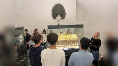 Wie Menschen die Geschichte des Erzbistums hindurch ihren Glauben gelebt und diesen weitergegeben haben, wurde den Schülerinnen und Schülern u. a. anhand von Kunstwerken im Diözesanmuseum veranschaulicht. (Foto: privat)