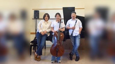 Die Kasseler Musiker Shanji Quan (Klavier), Liwen Huang (Cello) und Di Wang (Klarinette) spielen im Landgrafensaal. (Foto: copyright: Shanji Quan)