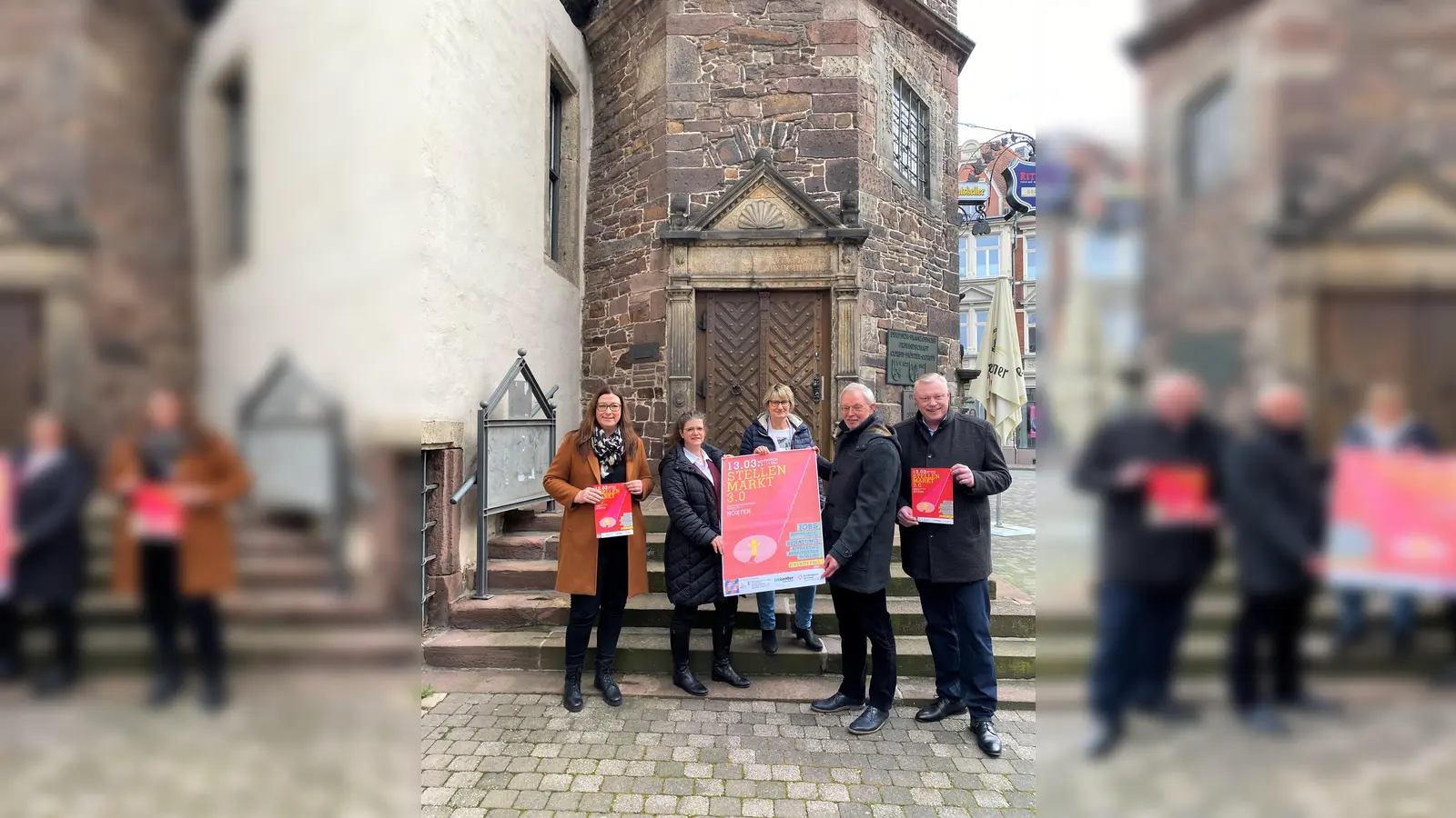 V.l.: Alexandra Kersting (Teamleiterin gemeinsamer Arbeitgeber-Service, Agentur für Arbeit Höxter/Jobcenter Kreis Höxter), Tanja Hartmann (Leiterin des Jobcenters Kreis Höxter), Claudia Pelz-Weskamp (Gleichstellungsbeauftragte der Stadt Höxter), Heinz Thiele (Leiter der Agentur für Arbeit Paderborn) und Daniel Hartmann (Bürgermeister der Stadt Höxter). (Foto: privat)