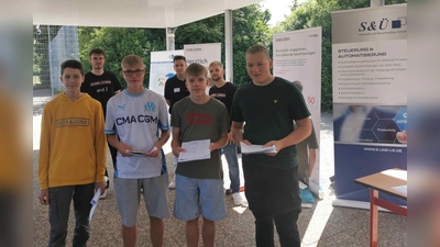 Informierten sich (v.l.): Felix Meise, Finn Sand, Paul Brückner und Julius Niederwöhrmeier. (Foto: privat)