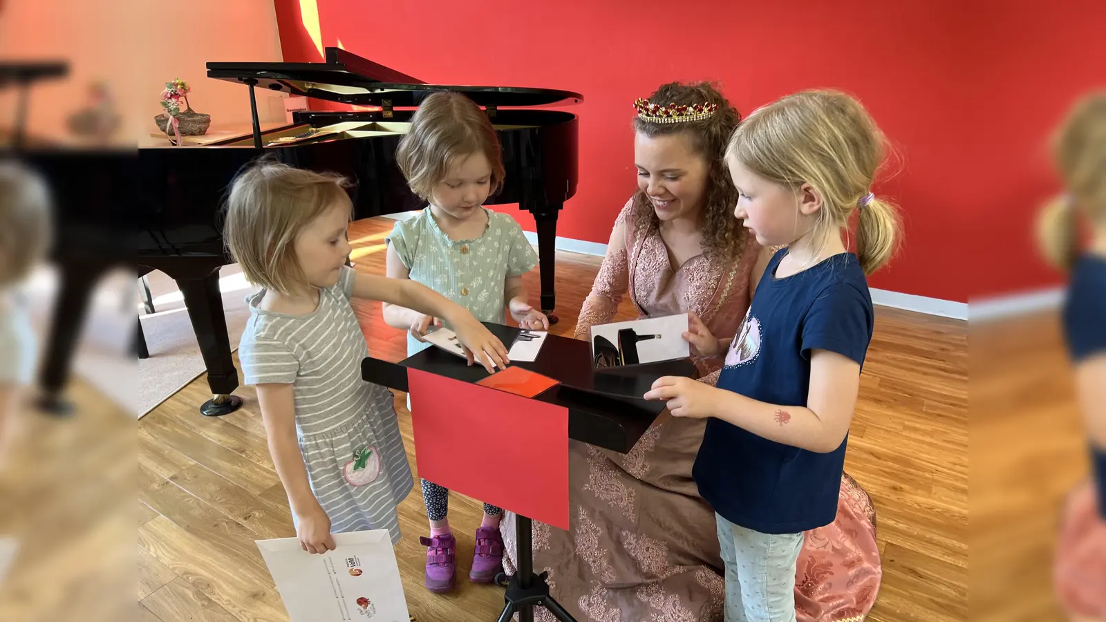 Dornröschen half beim Einteilen der Kinder in Gruppen. (Foto: Musikschule Hofgeismar)