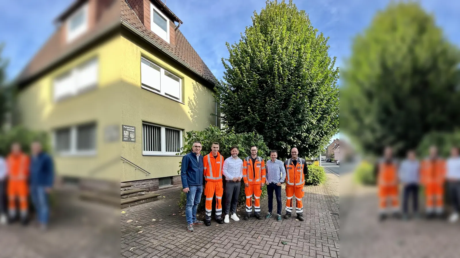 V.l.: Bauhofleiter Philipp Pedall, Jan Rochelt, Samtgemeindebürgermeister Tino Wenkel, Pascal Höltje, allgemeiner Verwaltungsvertreter Philip Becker und Alexander Klammer. (Foto: privat)