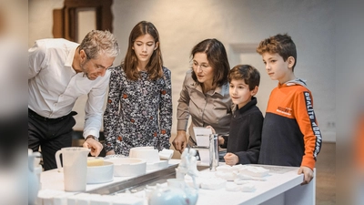 Mit der Familie in der Besucherwerkstatt. (Foto: Claudia Warneke)