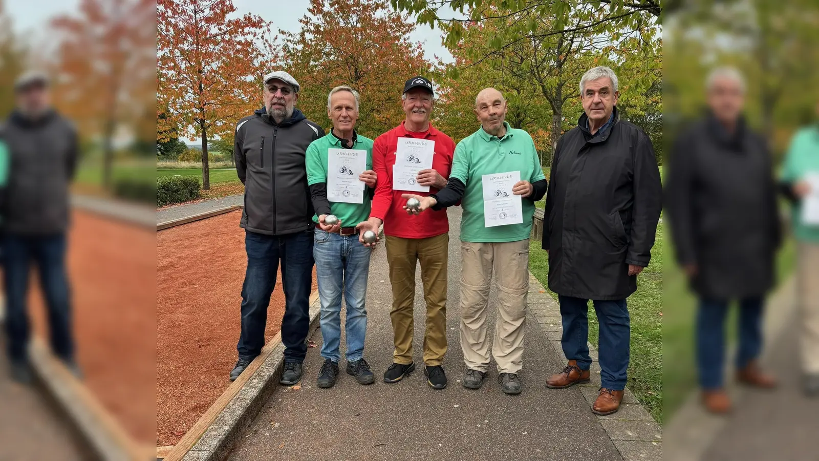Siegerehrung KM 2025 (v.l.): Wettkampfleitung Friedhelm Tabaka, Heinrich Struck, Jo Evers, Helmut Schrader und Bürgermeister Hermann Temme. (Foto: privat)
