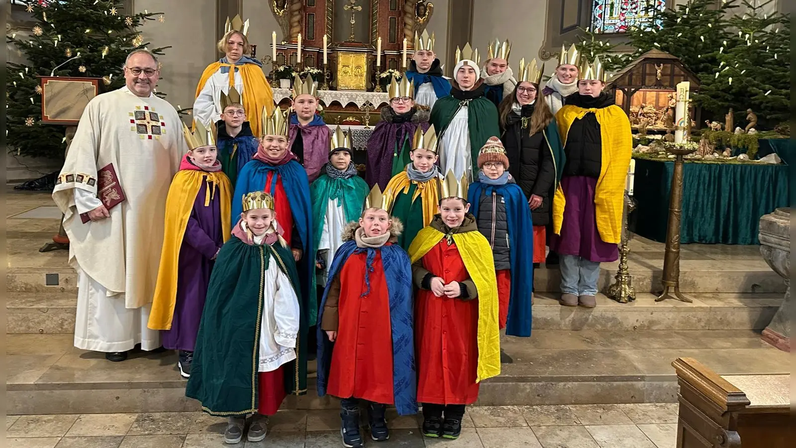 Die Sternsinger der Gemeinde St. Meinolfus Bellersen machen sich auf den Weg. (Foto: privat)