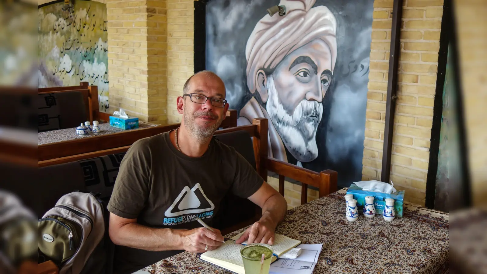 Thomas Bering stellt sein Buch „Im Schatten - Mit dem Buschtaxi durch Westafrika” vor. <br> (Foto: T. Bering)