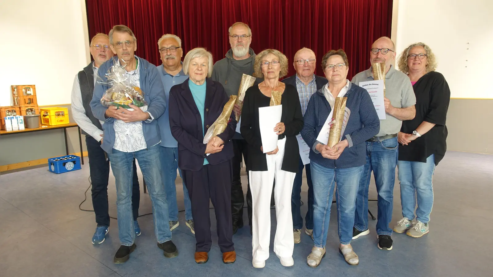 Ehrung (v.l.): Herbert Merfeld, Georg Müller, Franz-Josef Bellmann, Ilona Möhlhenrich, Ronald Potter, Barbara Bode, Albert Grell, Maria Wieners, Franz Riepe, Birte Hegele-Pennig. (Foto: privat)