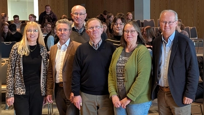 Josefine Multhaupt, Benedikt Marpert, Christoph Reichardt, Silvio Uhlfelder, Petra Wiesemann, Katja Hermneuwöhner und Hubertus Grimm (Foto: Stadt Beverungen)