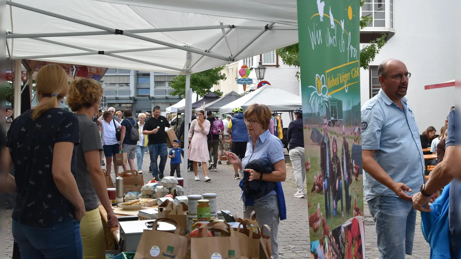 „Das gibt es alles hier?“, staunten viele Besucher beim Feierabendmarkt.  (Foto: Barbara Siebrecht)