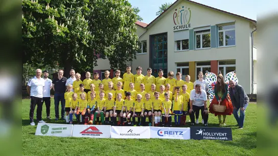 Zum ersten Fußball-Erlebnistagfand sich bereits eine stattliche Anzahl begeisterter Nachwuchskicker zusammen. (Foto: privat)