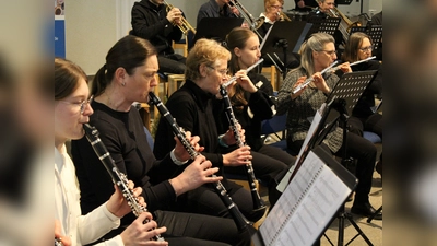 Holzbläser spielen im Orchester. (Foto: Stadt Höxter/ Musikschule Höxter)