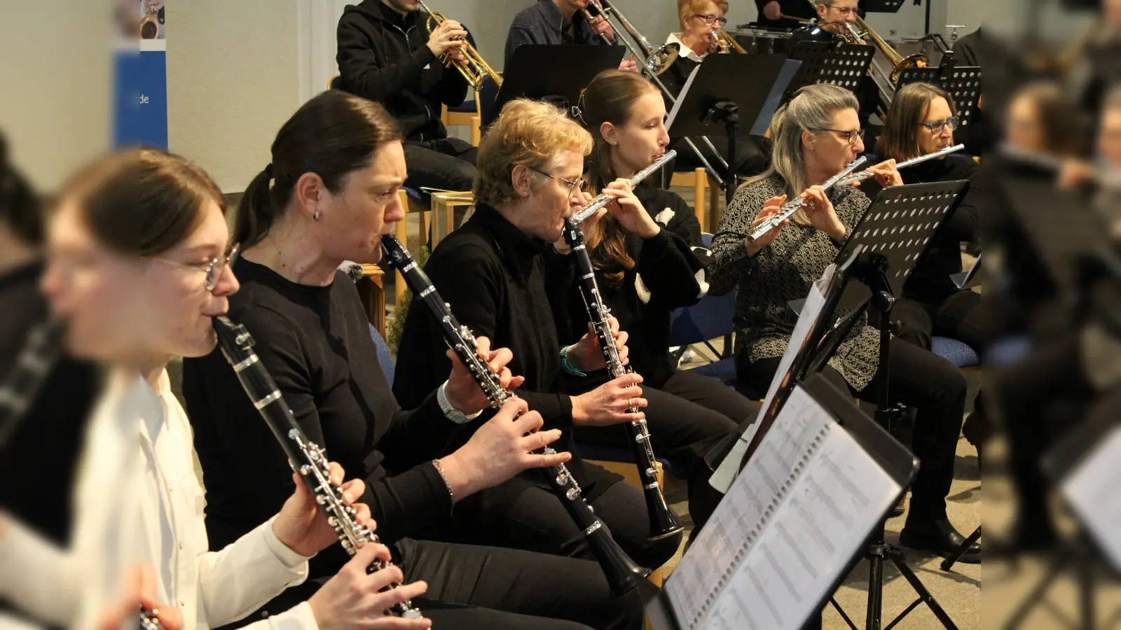 Holzbläser spielen im Orchester. (Foto: Stadt Höxter/ Musikschule Höxter)