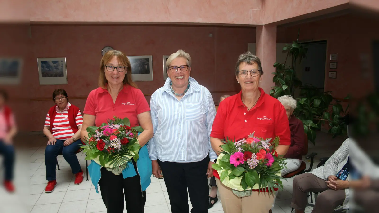 V.l.: Hiltrud Sander-Berlage, Gisela Lattrich, Sieglinde Tabaka. (Foto: Winfried Gawandtka)