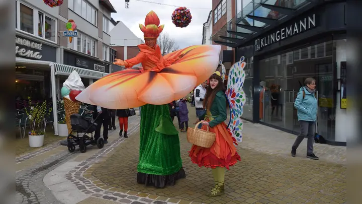 Magisches Treffen: „La Fleur” und Holli grüßen einander auf dem Höxteraner Frühling. (Foto: Marc Otto)