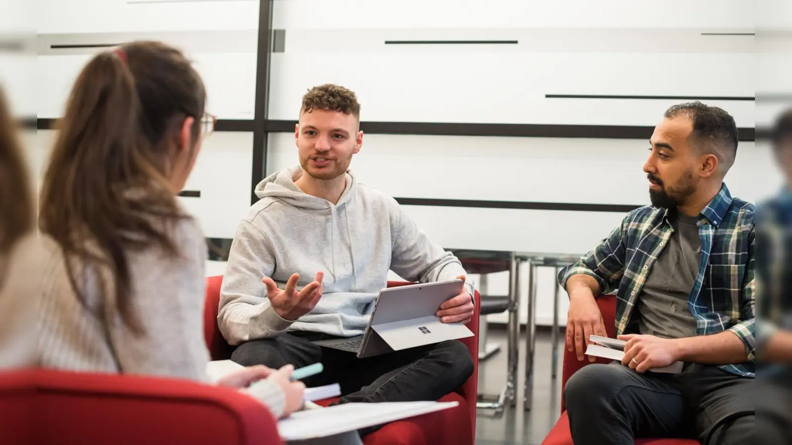 Netzwerktreffen „Praxis trifft Hochschule“ am 20. Mai: Austausch und Kooperation zwischen HAWK und dem Gesundheits- und Sozialwesen. (Foto: HAWK / Marius Maasewerd)