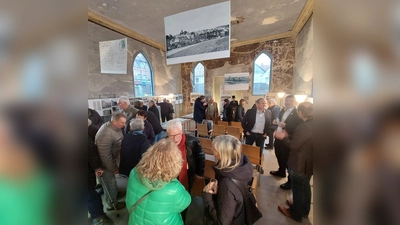 Gut besuchte Ausstellung in der Synagoge. (Foto: Gerhard Brast)