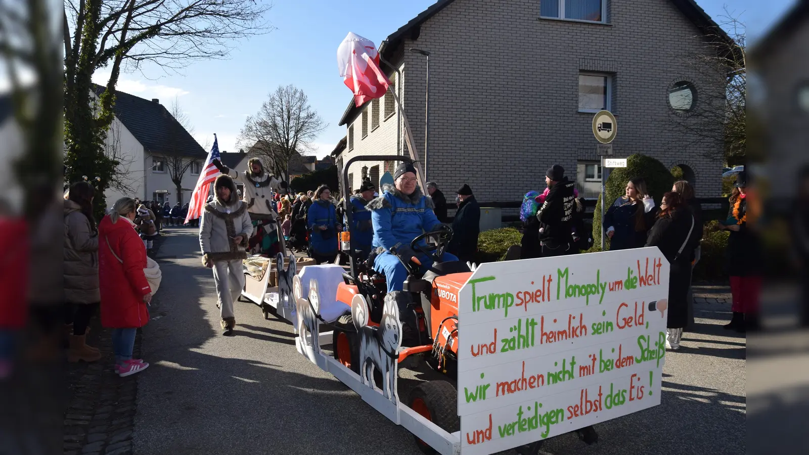 Bunt und närrisch: Haarbrück bringt seinen traditionellen Karnevalsumzug auf die Straße. (Foto: Marc Otto)