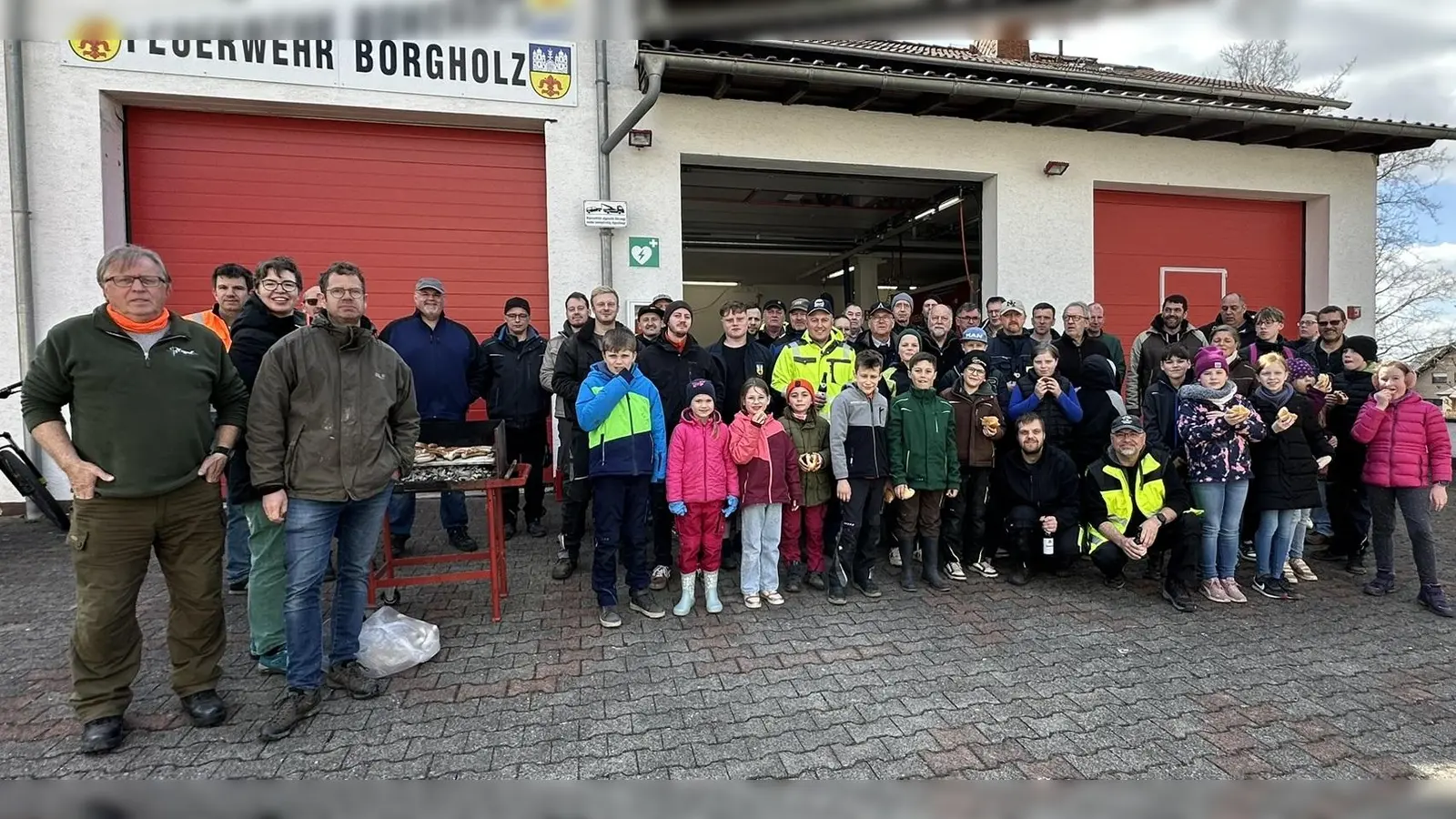 Über 50 Freiwillige, darunter viele Kinder beteiligten sich Ende März beim Umwelttag in Borgholz. (Foto: Andree Gievers / privat)
