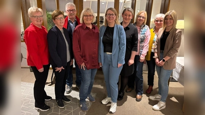 Der Vorstand des AWO-Ortsvereins Borgentreich, zusammen mit dem Präsidiumsvorsitzenden des AWO-Kreisverbandes Höxter Paul Arens (3.v.l). (Foto: AWO-Ortsverband Borgentreich 7 privat)