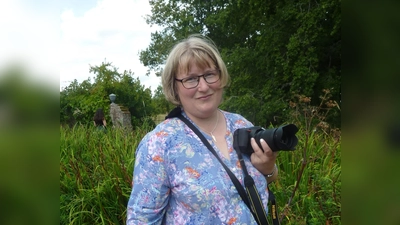 Gartenplanerin Barbara Siebrecht kennt sich mit Rosen bestens aus und liebt es, in Gärten zu fotografieren.  (Foto: privat)