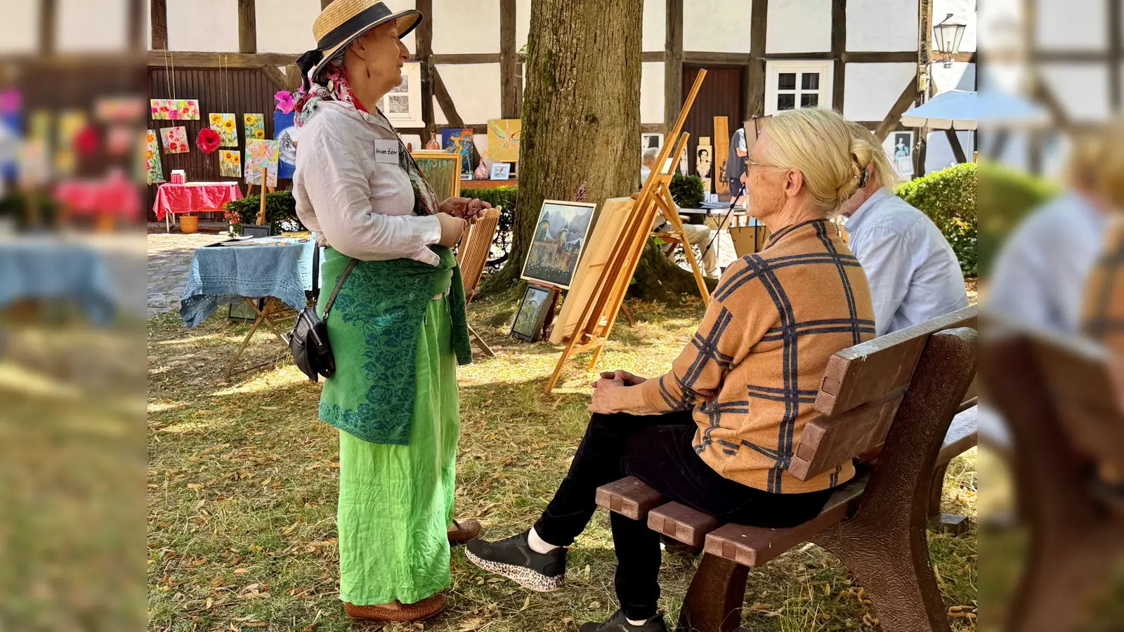 Beim Künstlertreff „Malen um die Burg 2026” trafen sich Künster und Kunstinteressierte auf Burg Dringenberg. (Foto: ARTD / privat)