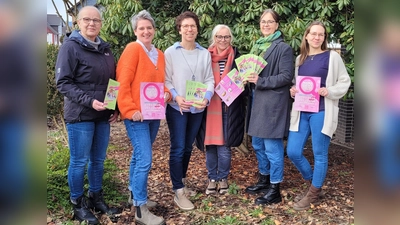 Die Gleichstellungsbeauftragten des Landkreises Holzminden (v.l.): Kerstin Wiest (Samtgemeinde Eschershausen-Stadtoldendorf), Sabine Weishaupt (Samtgemeinde Boffzen), Cornelia Pötter (Samtgemeinde Bevern), Ilona Glenewinkel (Samtgemeinde Bodenwerder-Polle), Iris Holec (Flecken Delligsen) und Carina Stegemann (LK Holzminden). Es fehlt Sonja Drollinger (Stadt Holzminden). (Foto: Landkreis Holzminden)