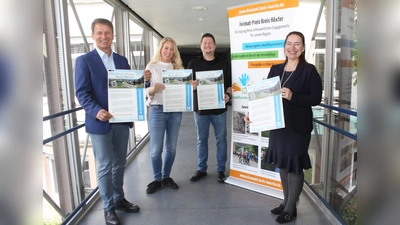 Sie freuen sich auf vielfältige und zahlreiche Bewerbungen für den Heimat-Preis (von links): Landrat Michael Stickeln (l.), Katharina Serinelli, Ehrenamtsmanagerin des Kreises Höxter, Sascha Atteln von der Geschäftsstelle Ehrenamt des Kreises Höxter und Kreisdirektorin Manuela Kupsch. (Foto: Kreis Höxter)