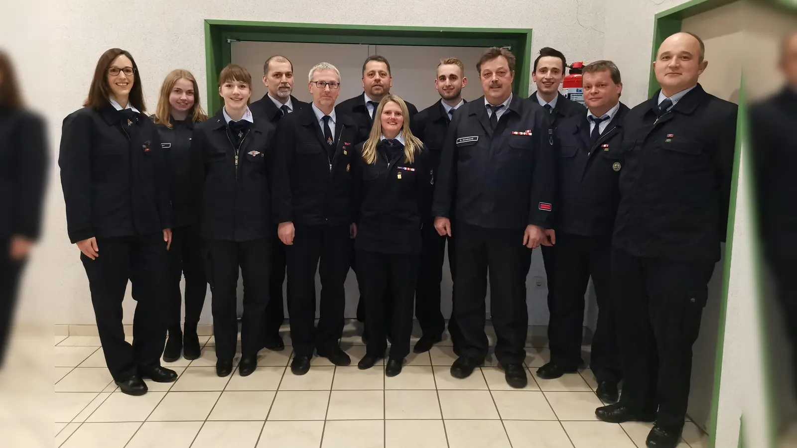 V.l.: Jasmin Göbel, Tabea Schröder, Anna-Lena Nadler, Heiko Nadler, Bernd Schröder, Frank Kriska, Désirée Klinge, Kevin Klieves, Gerald Hillebrand, Jonas Kriska, Meik Nehring und Christian Bränder. (Foto: Foto: privat)