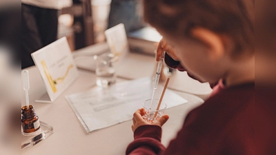 Workshops und Ferienprogramm laden zum Entdecken, Riechen und Mitmachen ein. (Foto: Claudia Warneke)