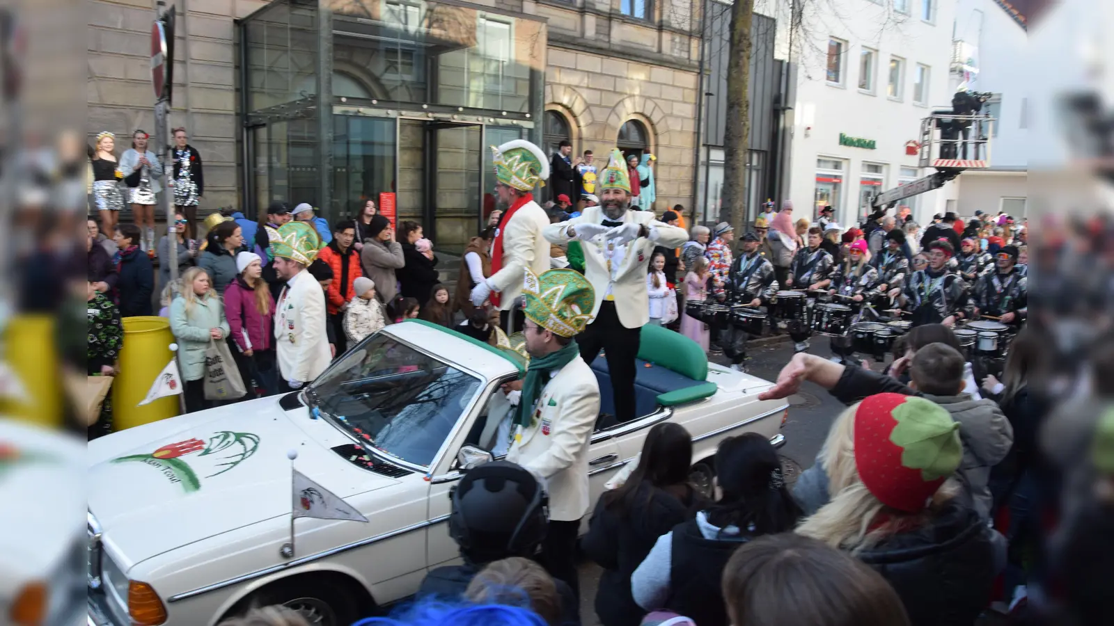 Auf Steinheims Straßen gings mal wieder besonders lustig zu. (Foto: Marc Otto)