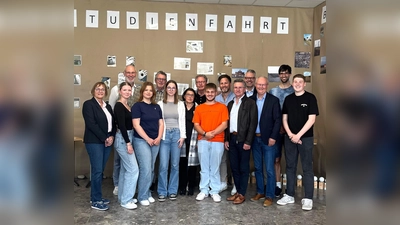 Die Macher und Ehrengäste der Buchenwaldausstellung  (Foto: Sekundarschule Beverungen)