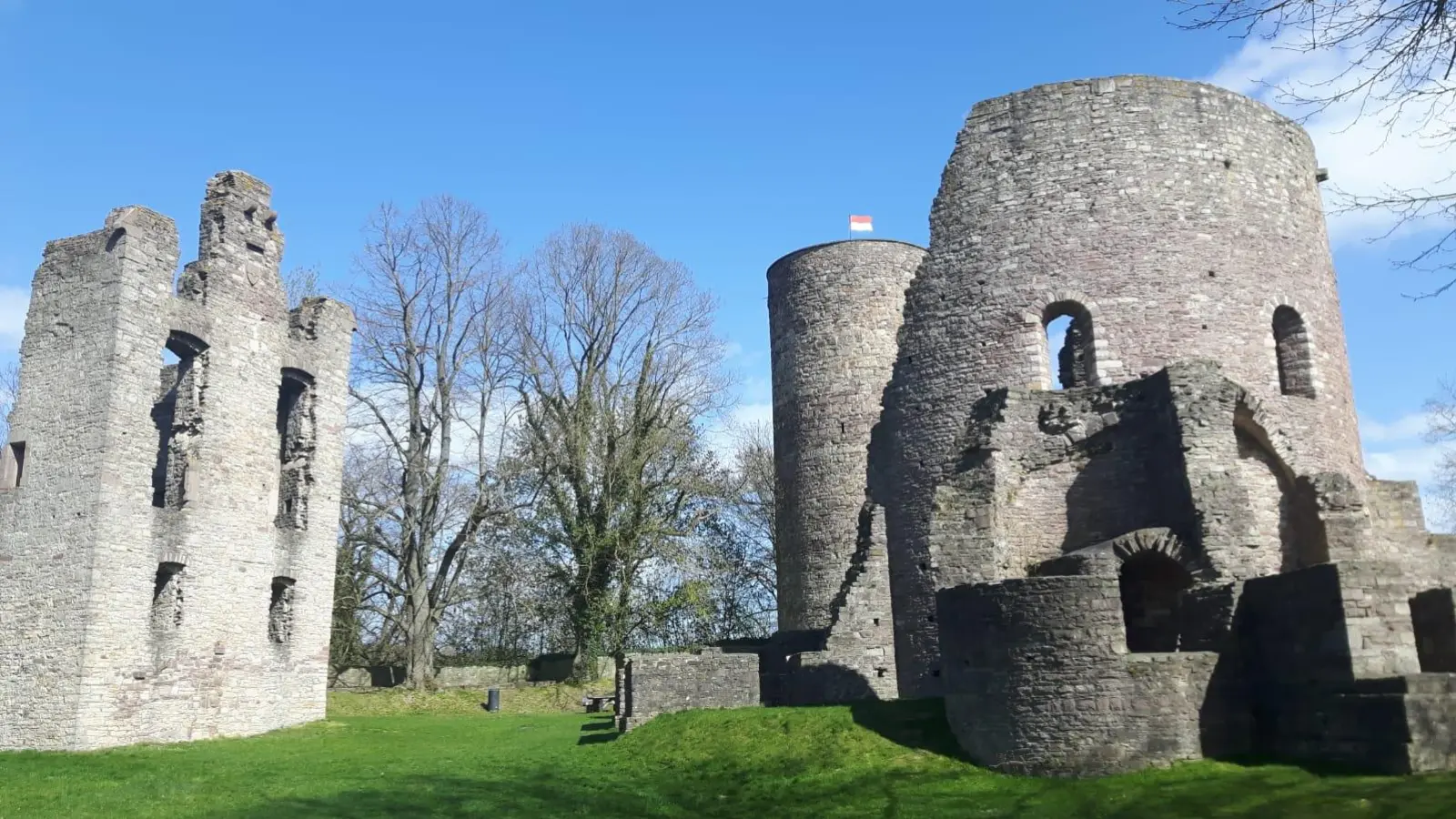 Die Krukenburg im Frühling (Foto: privat)