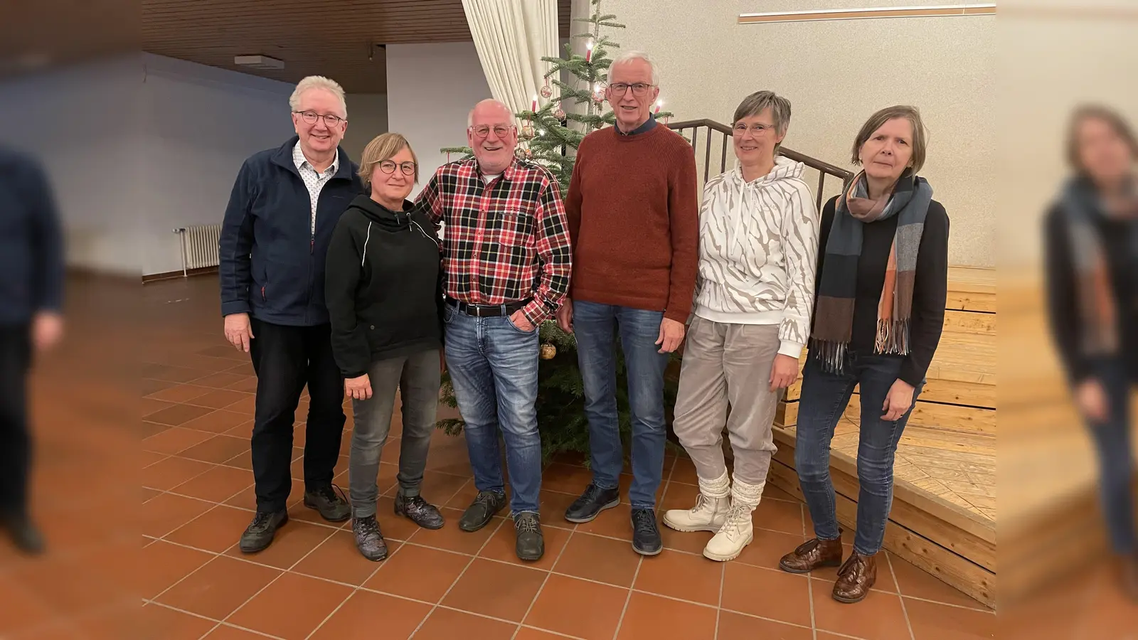 V.l.: Chorleiter Hans-Martin Fröhling und die Vorstandsmitglieder Monica Wiegand-Hoormann, Peter Henkel, Joseph Rode, Dörte Weyrauch und Uta Treek. (Foto: Marc Otto)
